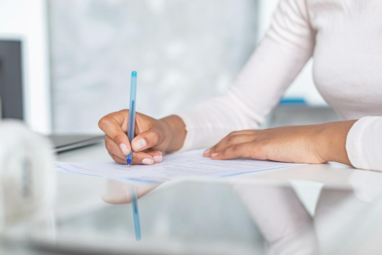 Documentos de reestructuración empresarial y análisis de viabilidad